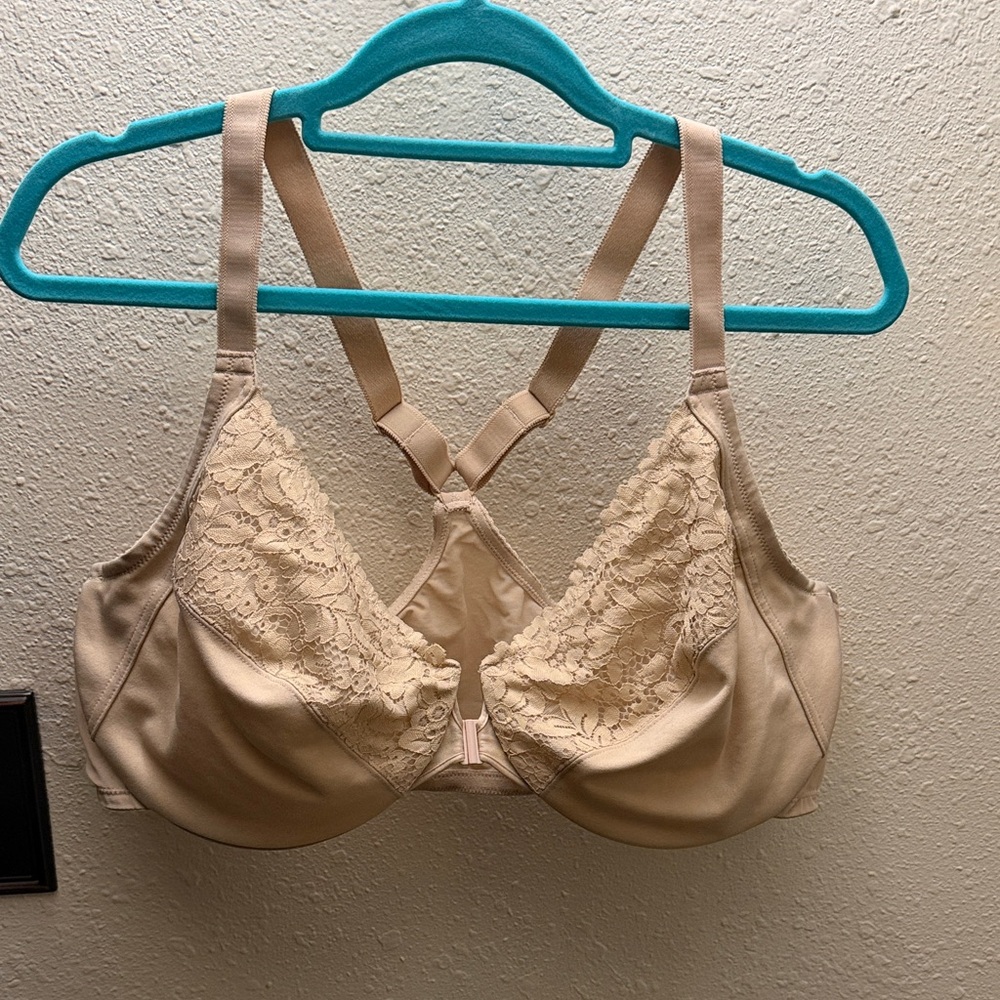 Elegant Lace Trim Cream Bra